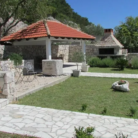 Stari Zoganj Сasa de vacaciones