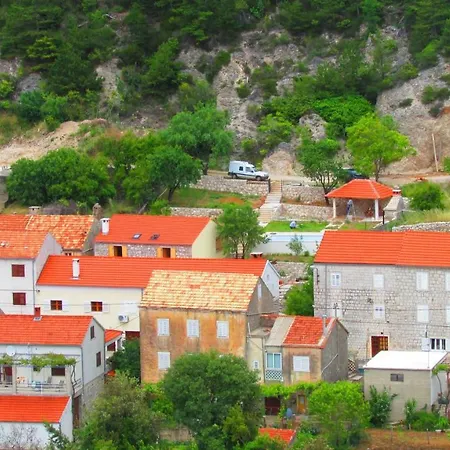 Stari Zoganj Сasa de vacaciones Potomje