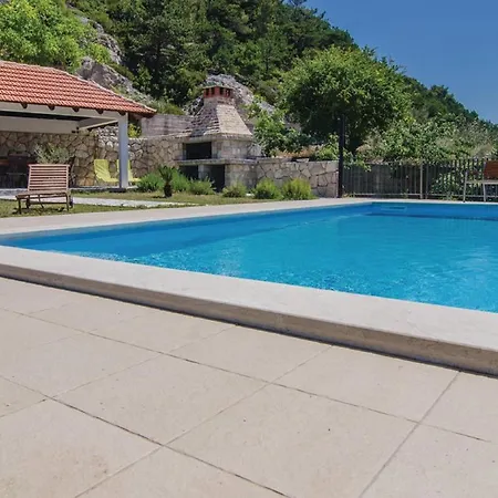 Stari Zoganj Сasa de vacaciones