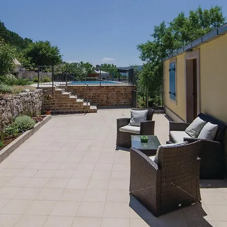 Stari Zoganj Сasa de vacaciones Potomje